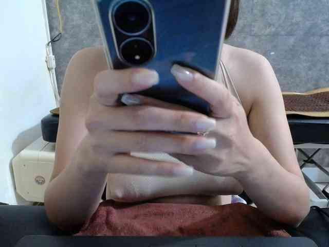 HotQueen93 webcam