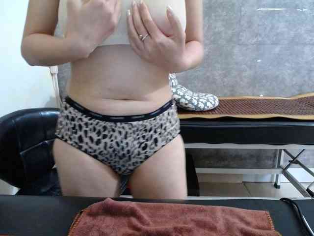 HotQueen93 webcam