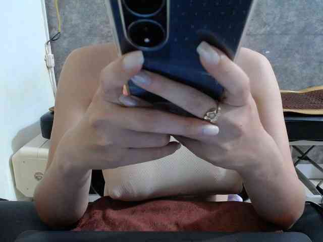 HotQueen93 webcam