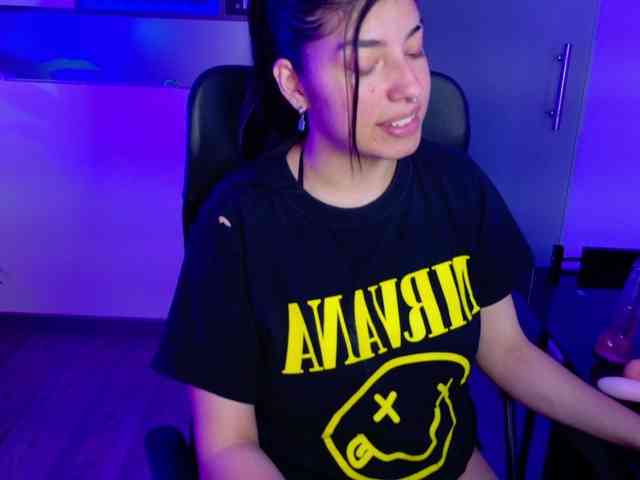 VileettaMiller webcam