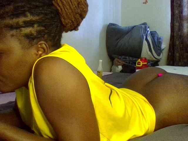 QueenJacky webcam