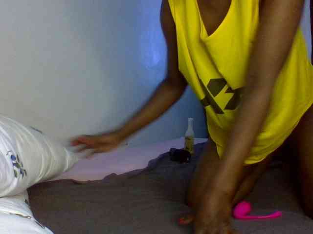 QueenJacky webcam