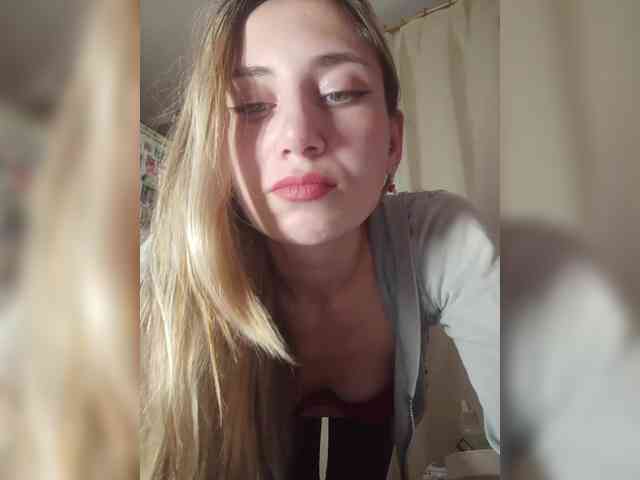MilkyGirl webcam