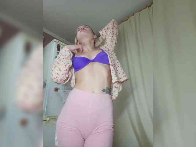 MilkyGirl webcam