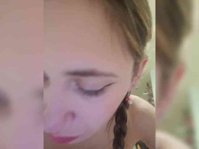 MilkyGirl webcam