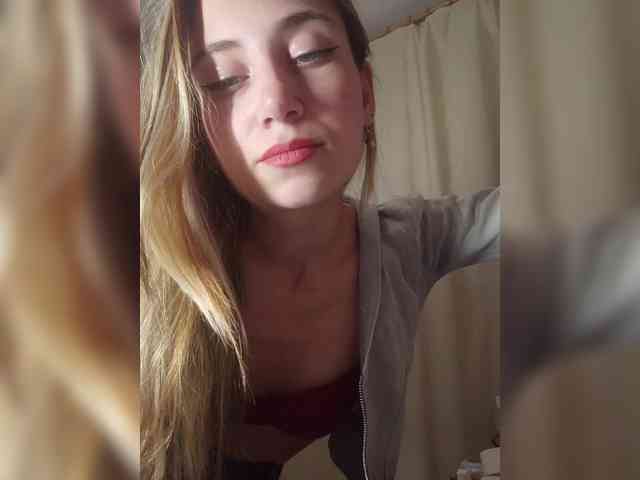 MilkyGirl webcam