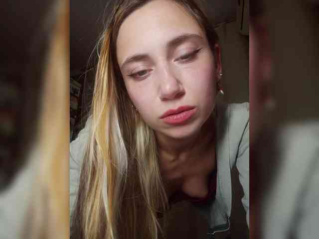 MilkyGirl webcam