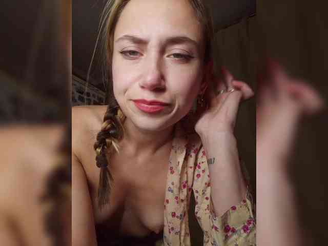 MilkyGirl webcam