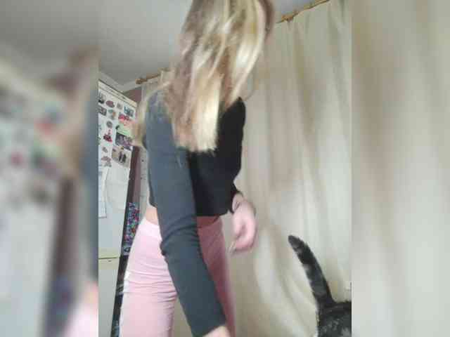 MilkyGirl webcam