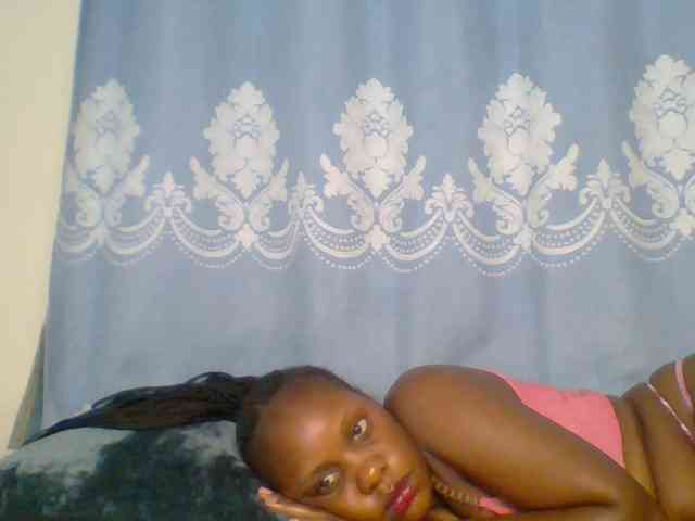 Prettydarksin webcam