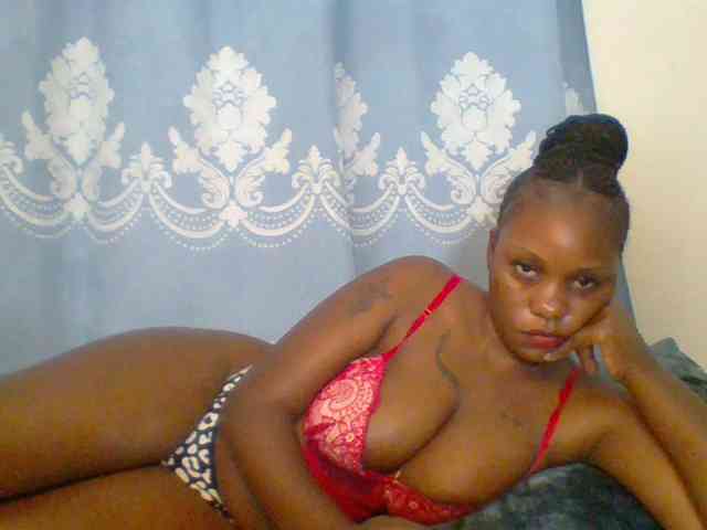Prettydarksin webcam
