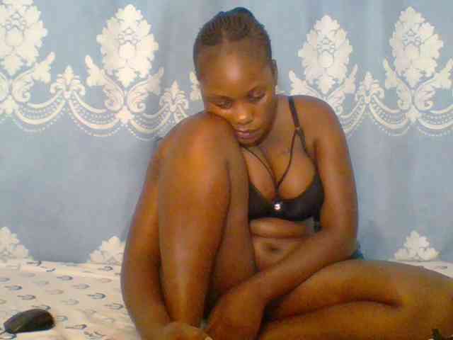 Prettydarksin webcam