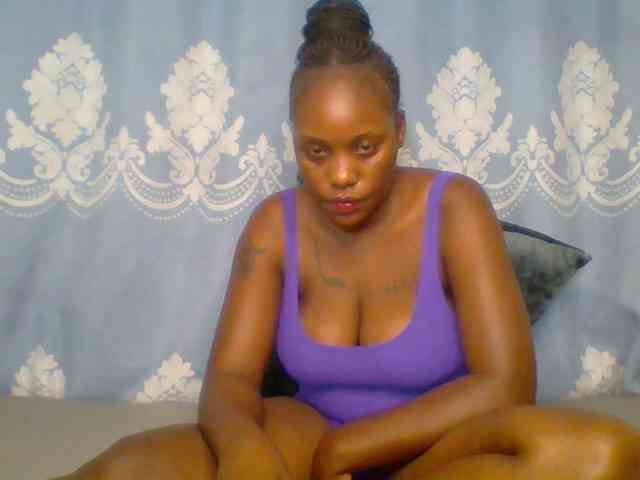 Prettydarksin webcam