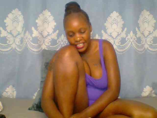 Prettydarksin webcam