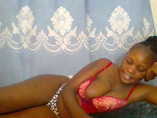 Prettydarksin webcam