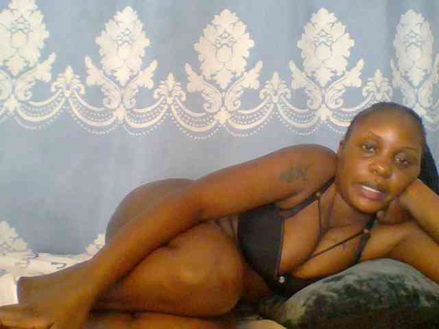Prettydarksin webcam