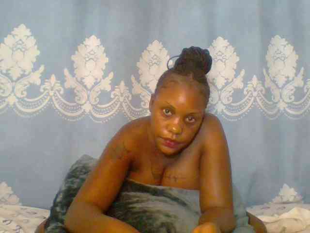 Prettydarksin webcam