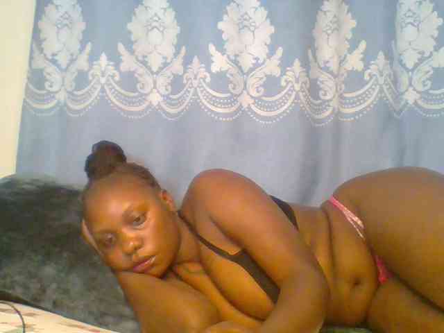 Prettydarksin webcam