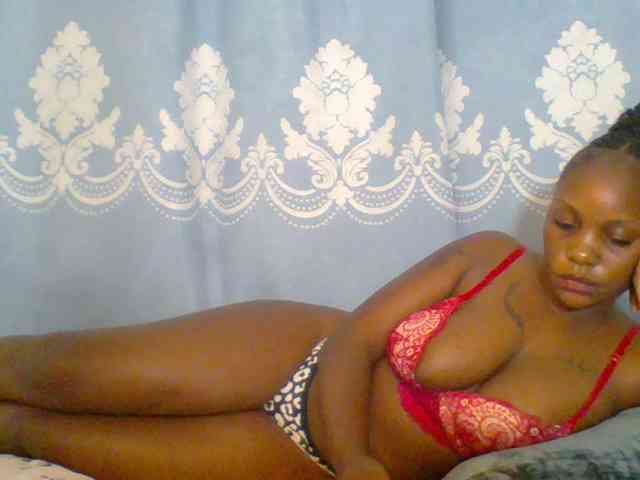 Prettydarksin webcam