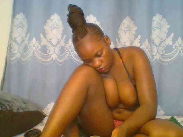 Prettydarksin webcam