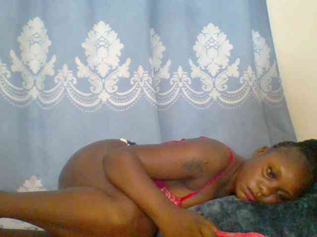 Prettydarksin webcam