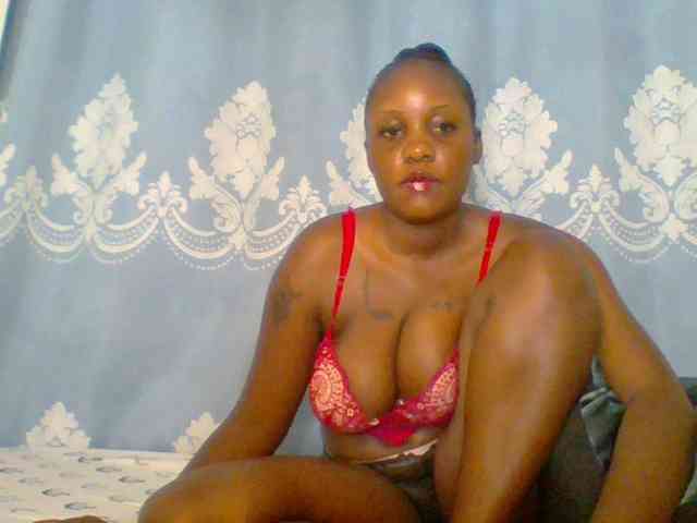 Prettydarksin webcam
