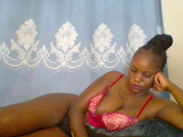 Prettydarksin webcam
