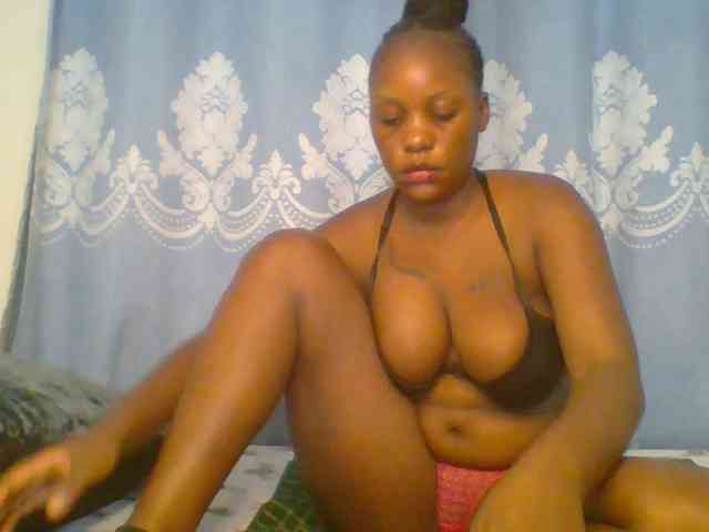 Prettydarksin webcam