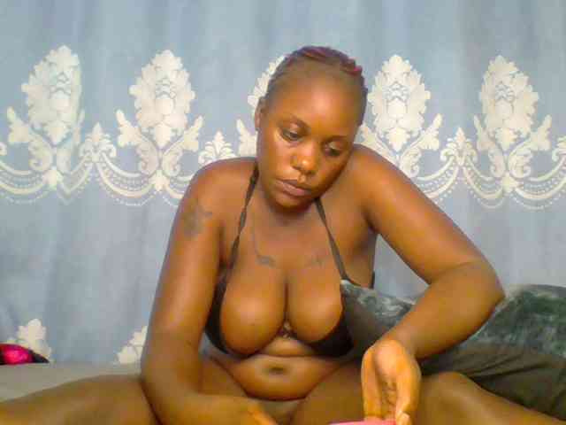 Prettydarksin webcam