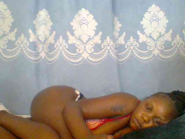 Prettydarksin webcam