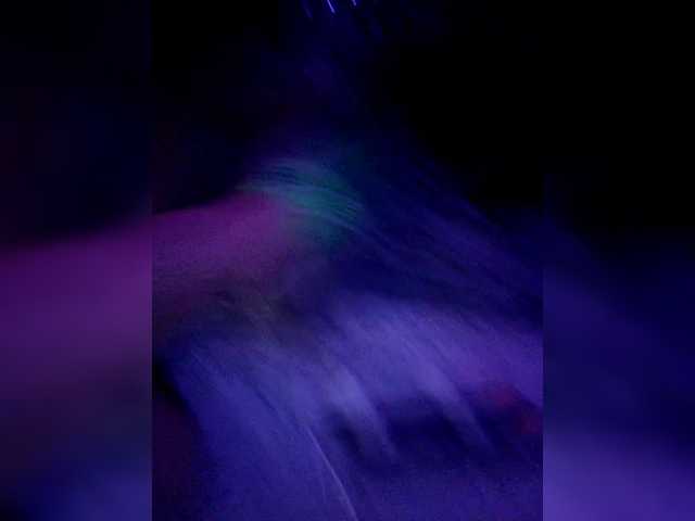 Vai a chattare su Laylay13 Laylay13