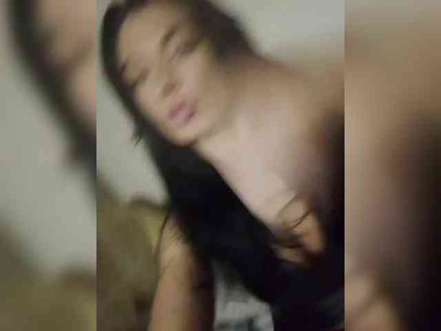 Laylay13 webcam