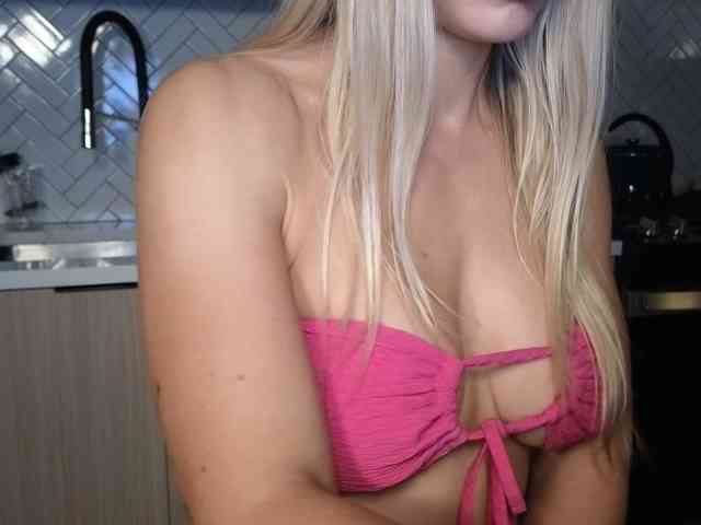 LunaBlondSexy webcam