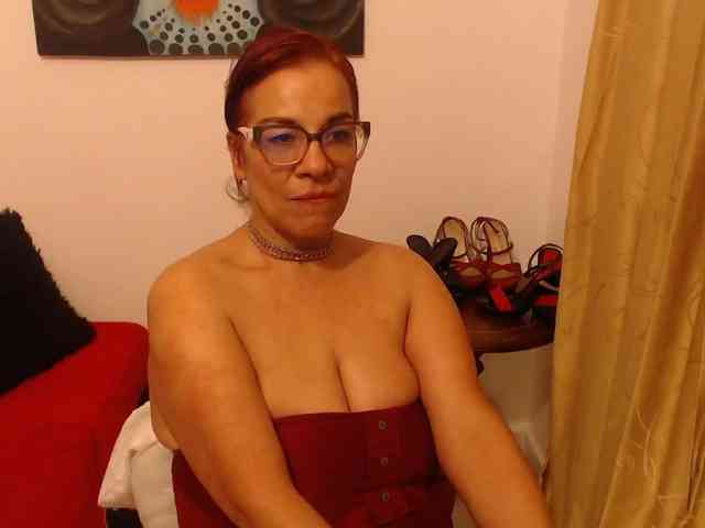 Madame_Desire webcam