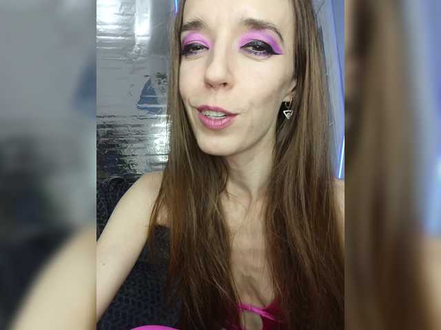 Gratis Live Sexcam mit A_R_T_A A_R_T_A