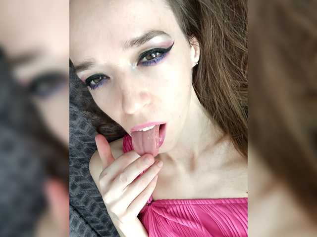 Gratis Live Sexcam mit A_R_T_A A_R_T_A