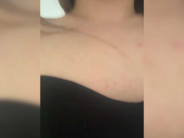 Entra en el chat con el modelo _M_O_L_O_K_O_ _M_O_L_O_K_O_