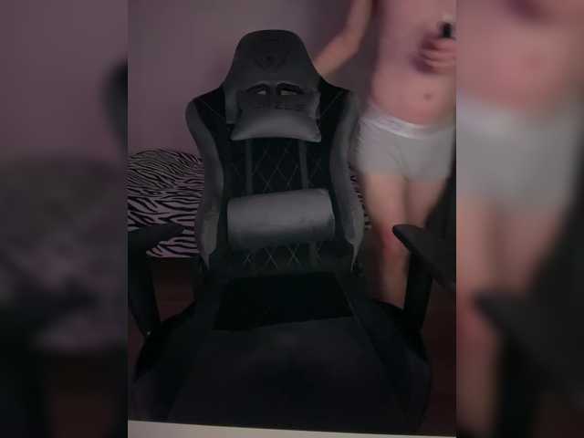 Accedi alla chat con il nickname _M_O_L_O_K_O_ _M_O_L_O_K_O_