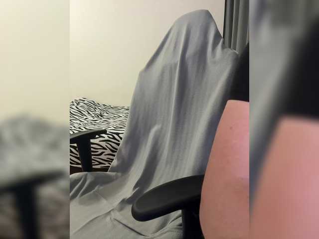 Entrez le videochat erotique avec le
modèle _M_O_L_O_K_O_ _M_O_L_O_K_O_