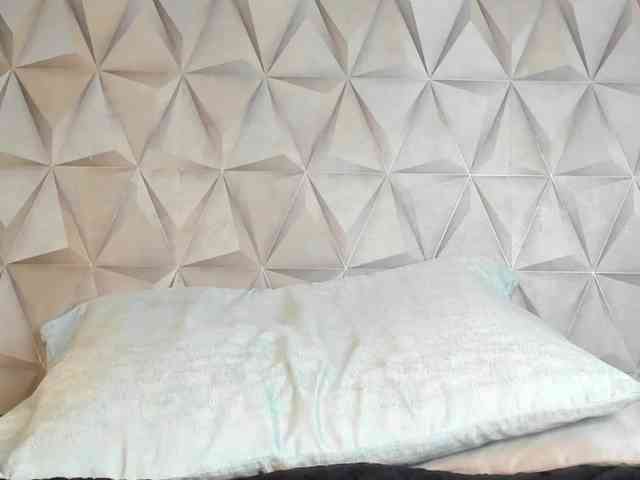 Mollys-Charm777 webcam