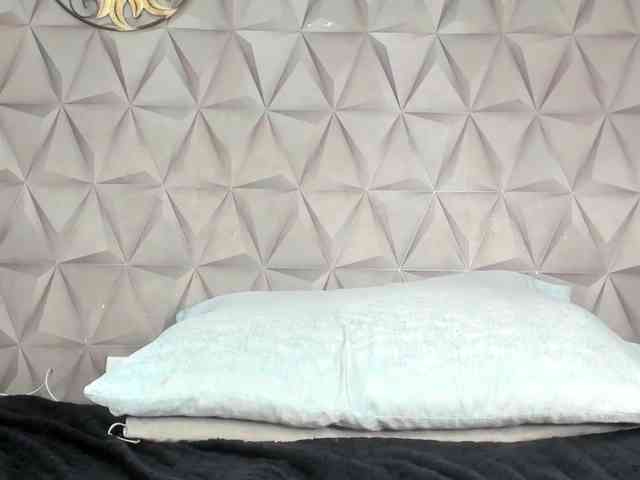 Mollys-Charm777 webcam