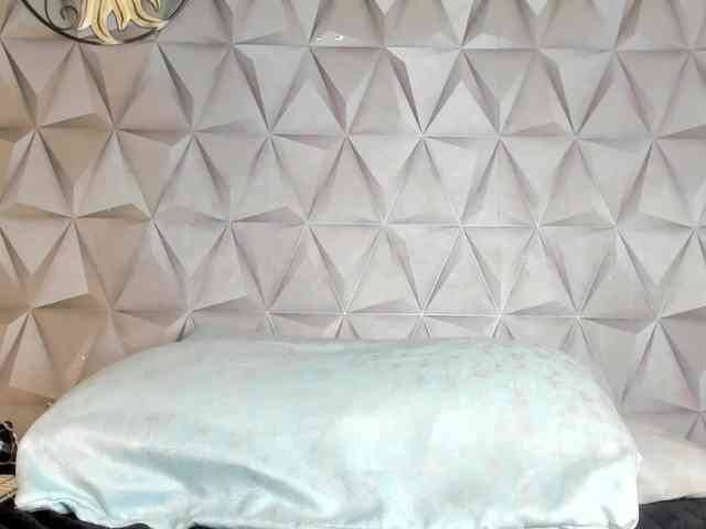 Mollys-Charm777 webcam