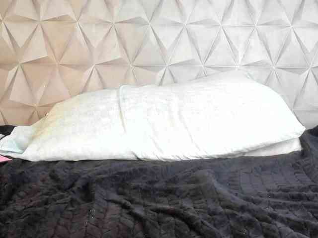 Mollys-Charm777 webcam