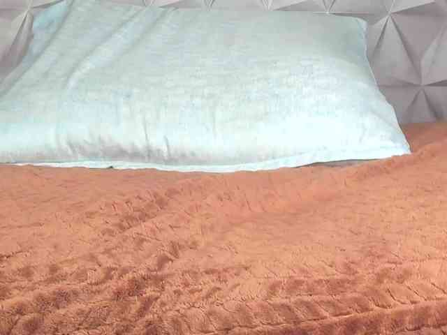 Mollys-Charm777 webcam