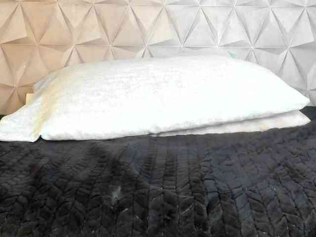 Mollys-Charm777 webcam