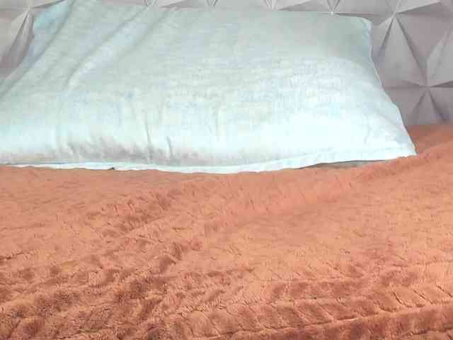 Mollys-Charm777 webcam