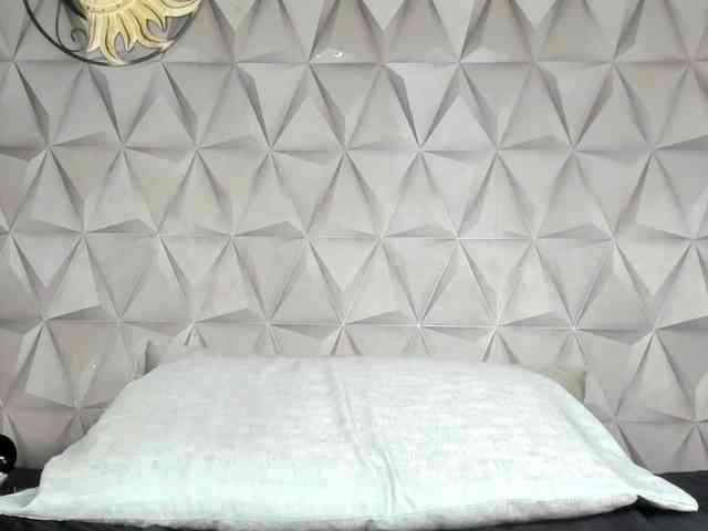 Mollys-Charm777 webcam