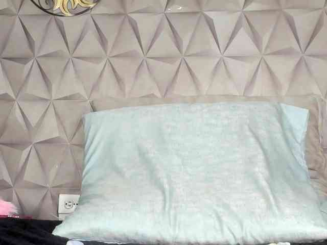 Mollys-Charm777 webcam