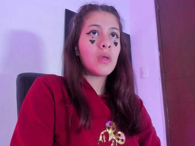 miaqueen021 webcam