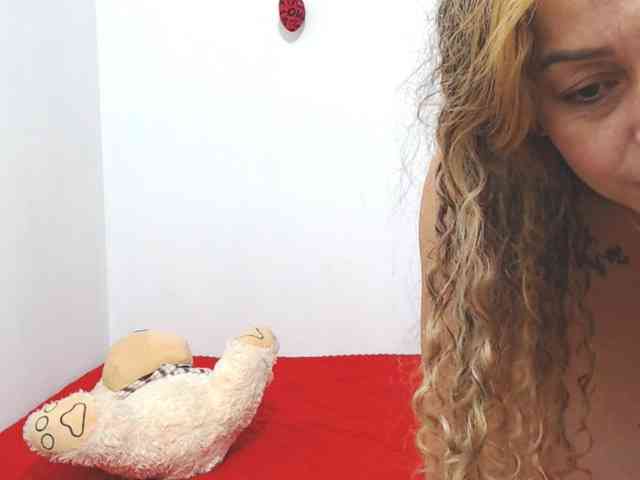 ariellth webcam